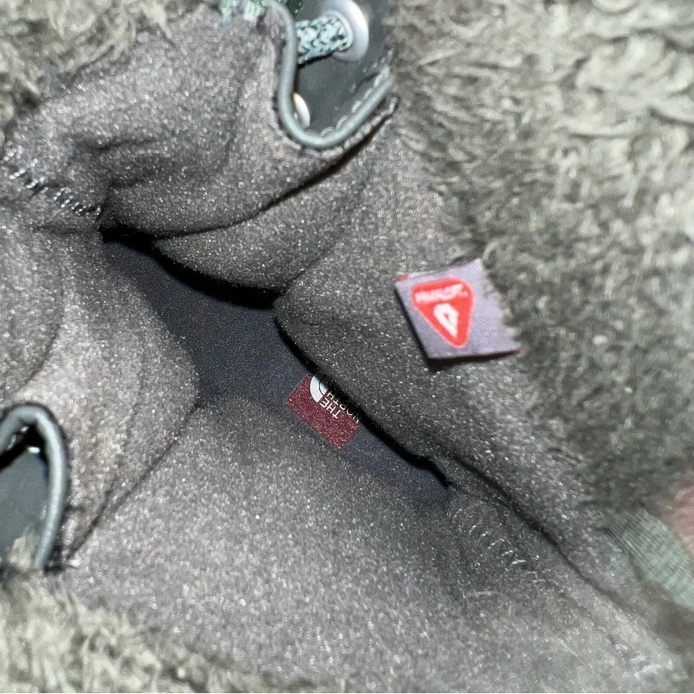 The North Face Women Shellista II Dachund Green Mid Winter Boots Size 5.5,